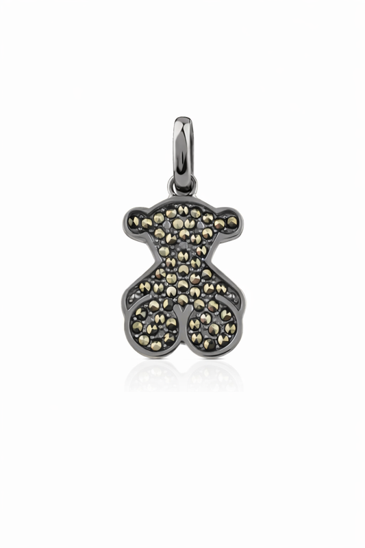 Tous Dije Oso con Marcasita – Plata de Ley | Elegancia Clásica y Brillo Atemporal